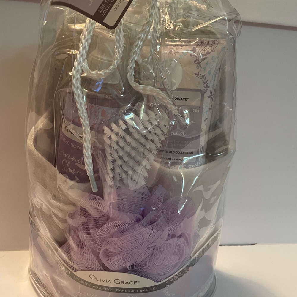 Olivia Rae Lavender and White Bath Set